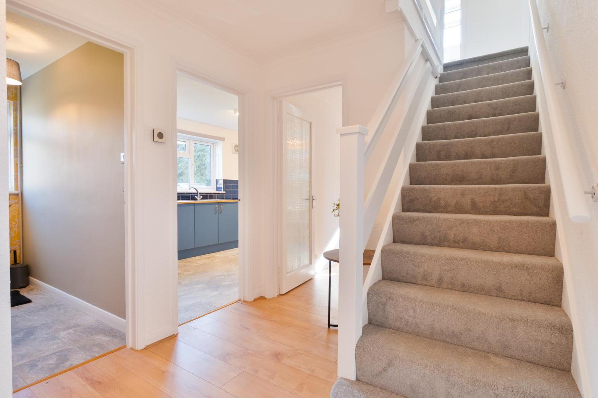 Stylish 4 Bedroom Spacious Retreat With Parking - Sleeps 10 - Families & Contractors Canterbury Buitenkant foto