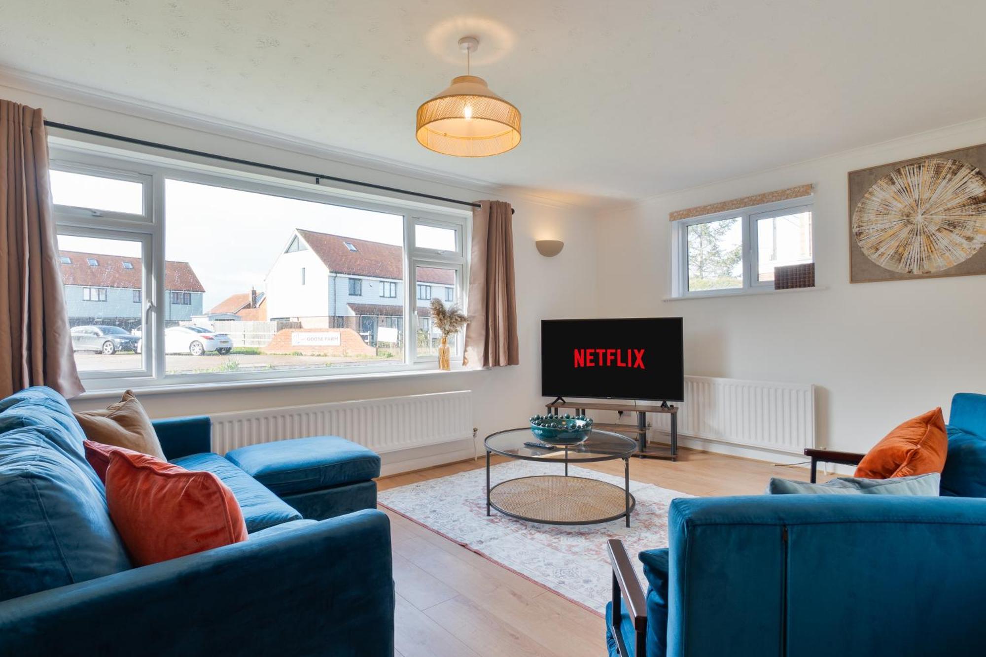 Stylish 4 Bedroom Spacious Retreat With Parking - Sleeps 10 - Families & Contractors Canterbury Buitenkant foto
